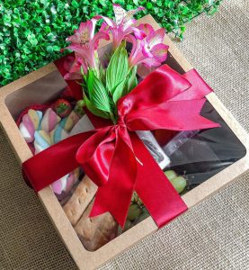 Caixa com flores.
